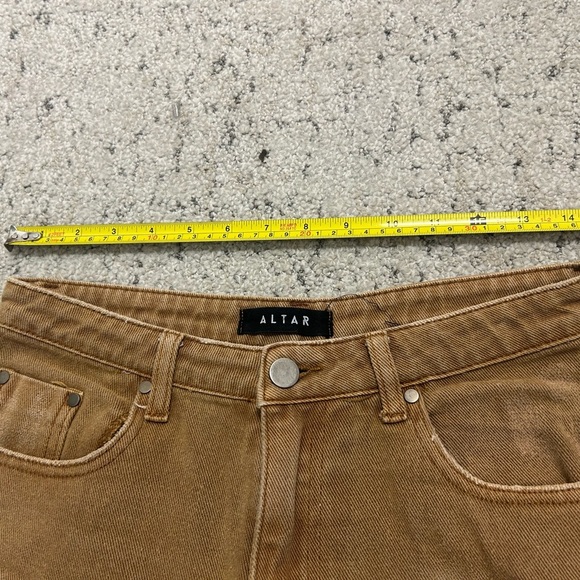 Alter size 29 EUC Women's Brown Distressed Shorts - Picture 5 of 6